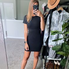 Juniors M Fitted Dress High Neck Short Sleeves Small Cutouts On Either Side Under Bust Nwt I’m Just Under 5’5” 125 Lbs For Reference. Let Me Know If You Have Any Questions :) Casual Black Bodycon Dress For Work, Casual Bodycon Mini Dress For Work, Dress With Side Cutouts, Velvet Shirt Dress, 125 Lbs, Dress High Neck, Coctail Dresses, Short Sleeve Mini Dress, Mini Cocktail Dress