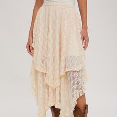 Charming Floral Printed Sheer Lace Tier Midi Skirt, Offering Elegance And Versatility To Dress Up Any Outfit! Hozier Concert, Midi Skirt Outfits, Blue Denim Top, Low Waist Skirt, Tiered Midi Skirt, Lace Midi Skirt, Skirt Model, Country Concert, Irregular Hem