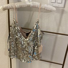 Tank With Sequins & Tags New College Room, Fits Clothes, Fame Dr, Sequin Top, Clothing Ideas, Dream Wardrobe, Sneakers Fashion, Barcelona, Outfit Inspirations