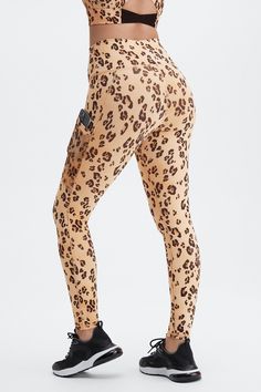 On-The-Go PowerHold® High-Waisted Legging Fabletics Desert Leopard female Activewear >> Womens >> Bottoms >> Leggings >> Full Length PowerHold regular Training 4-Way Stretch/Chafe-Resistant/Moisture-Wicking/Pockets/UPF Protection Our 5-star pocket style in PowerHold® SHOP ALL On-The-Go Workout Outfit Ideas, Leopard Print Outfits, Leopard Outfits, Fabletics Leggings, Leopard Print Leggings, Black Seamless, Shopping Wishlist, Inspiration For Women, Kate Hudson