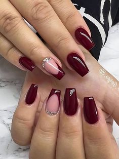 Deep Red Nails With Design, Wine Colour Nail Art, Burgundy And Silver Nail Designs, Maroon Nail Ideas Burgundy, Red And Rose Gold Nails, Fall Nails Red Burgundy, White And Burgundy Nails, Burgundy Fall Nails Designs, Gel Nails Burgundy