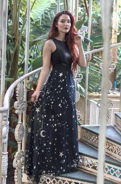 Stars & Moons Print Maxi Skirt Long Skirt Fairy Fantasy Stars Costume, Boho Summer Fashion, Dark Celestial, Celestial Fashion, Witchy Outfits, Boho Mode, Moon Dress, Fashion Fantasy, Long Skirt Outfits