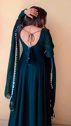 backless frok suit ♥️ Girly Swag, Desi Dress, Fashion Illustration Dresses, Ethnic Outfits, Designer Dresses Casual, Quick Outfits, Dress Clothes For Women, Indian Outfits, Classy Outfits