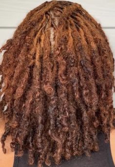 Ginger Hair Color Locs, Ginger And Brown Locs, Beautiful Dreadlocks Styles, Curly Hair Dreads, Honey Blonde Hair Locs, Cinnamon Color Locs, Ginger Brown Locs, Blonde Locs On Dark Skin, Cinnamon Locs