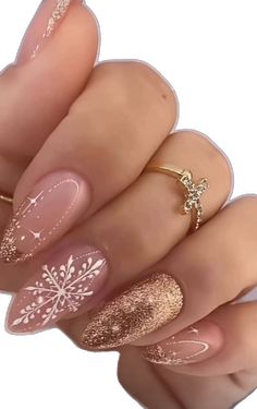 Trendy Christmas Nails, Nail Noel, Nail Art Noel, Christmas Nail Ideas, New Years Nail Designs, Pink Gel Nails, Christmas Gel Nails, Casual Nails, Classy Acrylic Nails