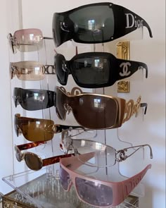 Sunglasses For Your Face Shape, Vetements Shoes, 00s Mode, Y2k Sunglasses, Cute Sunglasses, 2000s Fashion Outfits, Girly Accessories