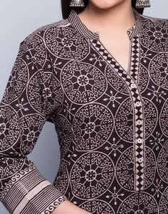 Women Kurti Design, Kurti Neck Designs Latest, Button Neck Design, Trending Kurtis, Neck Patterns, Kurtis For Women