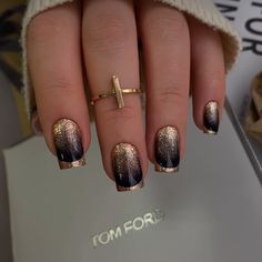 Gold And Silver New Years Nails, New Years Nails Square Gold, Nails Black Gold Glitter, Black And Gold Biab Nails, Black And Gold Party Nails, 50th Birthday Nails For Women, Black And Gold Ombré Nails, Black And Gold Tip Nails, Black Gold Ombre Nails