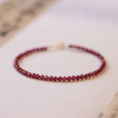 Material: Crystal Garnet And Gold, Love And Friendship, Garnet Bracelet, Garnet Stone, Healing Jewelry, Red Colour, Dainty Bracelets, Healing Bracelets, Seed Bead Bracelets