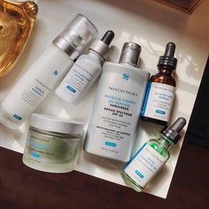 Skinceuticals Aesthetic, Spa Content, Skin Ceuticals, Esthetician Life, 2024 Manifesting, Skincare Science, Instagram Covers, Lotion Gift, Skin Care Guide