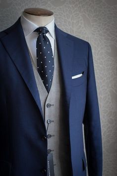 Summer Ralph Lauren, Men's Business Outfits, Ralph Lauren Menswear, Navy Coat, Designer Suits For Men, Pinstripe Suit, Jackets Men Fashion, Wedding Suits Men, Mens Fashion Suits