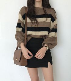 Mode Ulzzang, Mode Tips, Korean Outfit Street Styles, Korean Casual Outfits, Seoul Fashion, Korean Girl Fashion, Korean Fashion Trends, Vogue Korea, Ulzzang Fashion