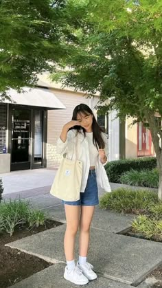 Spring Outfits Korean Style Casual, Cute Fashion Korean Casual Outfits, Cute Korean Outfit Ideas, Everyday Fashion Outfits Casual, Japanese Fashion Women Summer, Spring Basics Outfits, Casual Day Outfit Summer Street Style, Simple But Elegant Outfits, Summer Outfits Korean Style