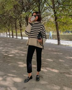 Virginia Outfits, Hannah Cocobeautea, Spring Europe, Striped Sweater Outfit, Wineries Outfit, Striped Knitwear, Winter Ootd, Turtleneck Pullover, Pullover Outfit