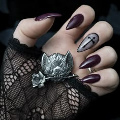 Gothic Matte Nails, Simple Gothic Nails Coffin, Acrylic Nails Coffin Short Gothic, Goth Nail Ideas, Gothic Nails Short, Nails Goth, Acrylic Nail Gothic Designs, Simple Gothic Nails