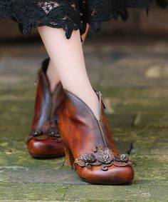 Caramel Cowhide Leather Retro Splicing Chunky Ankle BootsMade of:-Cowhide Leather Upper.-Rubber sole- cushioned insole.1.96"/5cm Chunky Heel Chunky Ankle Boots, Shoes Store, Sandals Slippers, Flowers Vintage, Women Leather, Spring Shoes, Handmade Shoes, Suede Heels, Handmade Flowers