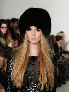 Fur Hat Boho Mode, Fur Accessories, Trendy Hat, New Years Eve Outfits, Stylish Hats, Style Crush