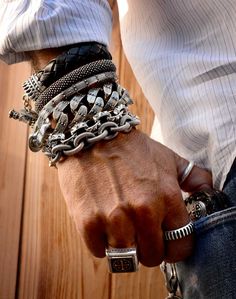 Arm party. Jewelry. Bracelets. Rings. Bracelets And Rings, Mens Fashion Jewelry, Costume Jewelry Rings, Silver Items, Gold Armband, Mens Gold Bracelets, Gold Chains For Men, Gold Chain Jewelry, Gold Bracelet For Women