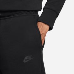 Style No. FB8171-010 Color: Black/Black Nike premium, lightweight fleece–smooth both inside and out–gives you plenty of warmth without adding bulk. Designed to hit just above the knee with a relaxed fit through the seat and thighs, these shorts feature signature Tech Fleece details to keep your look polished. Pair them up with a tee or a Tech Fleece hoodie for a comfy, uniform finish. Designed to feel relaxed through the seat and thighs for an athletic fit. Signature taped pocket surround brings Black Tech Fleece, Nike Sportswear Tech Fleece, Tech Fleece Hoodie, Red Puffer, Nike Tech Fleece, Red Nike, Shorts Nike, Nike Tech, Fleece Shorts