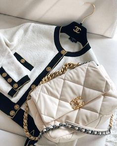 Ysl Belt, Fake Designer Bags, Chanel Backpack, Best Designer Bags, Fake Designer, Replica Designer Handbags, Chanel Purse