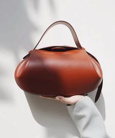 Red Tote, Popular Bags, Round Bag, Leather Handbags Tote, Fashion Handbags, Satchel Bags, Shoulder Bag Women, Crossbody Shoulder Bag