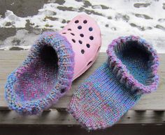 knit crock socks Croc Socks, Sock Knitting, Baby Afghan Crochet, Crochet Quilt, Sock Knitting Patterns, Crochet Socks, Knitted Wit, Knitted Slippers, Crochet Shoes