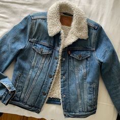 When You Jean Jacket ,With For Classic 1990s. Levi Levi Sherpa Jean Jacket Outfits, Denim Jacket Aesthetic, Jean Jacket With Fur, Sherpa Jean Jacket, Jacket Aesthetic, Christmas Barn, Levis Jean Jacket, Barn Jacket, Jean Jacket Outfits