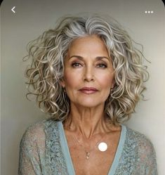 Modern Long Hairstyles, Long Hairstyles For Women, Women In Their 40s, Haircuts For Women Over 50, Curly Hair Photos, Timeless Looks