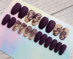 Nails With Henna Design, Dark Color Nail Art, Diwali Nails Art, Diwali Nail Art Designs, Dark Purple Fall Nails, Dark Nails Designs, Diwali Nails, Nails Dark Purple, Nail Stamping Ideas