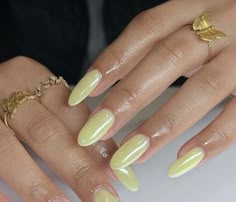 Structured Gel Manicure, Yellow Nails Design, Airbrush Nails, White Chrome, Pretty Yellow, Hot Nails, Yellow Nails, Minimalist Nails