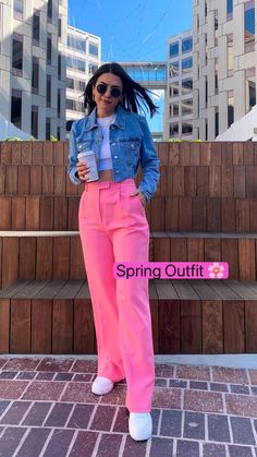 Pink Pants, Cropped denim jacket, spring outfit, summer outfit, colorful outfits, Oversized jacket, H&M outfit, mom jeans, nude bag , nude crossbody bag, Angela Roi Bag, Veja Sneaker, Veja Campo, shoulder bag, #zarasale #fashioninspo #zarajeans #whatisinzara #styleinspo #autumnoutfit #zarahome #outfitinspirations #falloutfit #newinzara #zaralookbook #zarabestseller #highstreetoutfits #zaraoutfits #vans #veja #adidas #stansmith #autumn #autumnoutfits #zara #fashiontips #croptops #oversized shirts #blue outfit #blackoutfit, spring outfit, brown outfit Outfit Mom Jeans, Pink Pants Outfit, Angela Roi, Outfits Con Jeans, Color Combos Outfit, Outfit Primavera, Outfit Mujer, Business Casual Outfits For Work