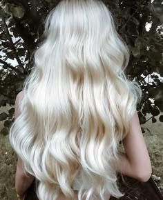 Long White Blonde Hair Aesthetic, Long Wavy Platinum Blonde Hair, Long Platinum Blonde Hair Aesthetic, Very Long White Hair, Pale Blonde Hair Aesthetic, White Hair Girl Aesthetic, Targaryen Hair Aesthetic, Icy White Blonde Hair, Rhaella Targaryen