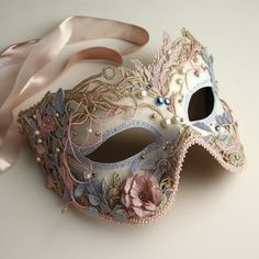 Masquerade Ball Mask Aesthetic, Queen Masquerade Mask, Masquerade Idea, Halloween Masquerade Mask, Elegant Masks Masquerade, Masquerade Ball Mask For Women, Pretty Masquerade Mask, Masquerede Mask, Masquerade Mask Wedding