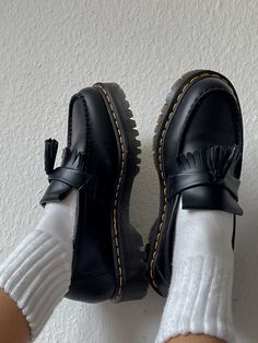 Doc Marten Tassel Loafers Outfit, Chunky Loafers Outfit Aesthetic, Loafers Women Aesthetic, Lugged Loafers Outfit, Loafer Doc Martens, Women’s Chunky Loafers, Dc Martens Loafers, Woman’s Loafers, Doc Marten Loafers Women Outfit