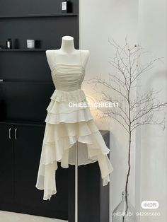 Korean Outfits Ideas, Solo Dress, Trendy Dress Outfits, Fashion Design Dress, Classy Casual Outfits, Fashion Inspiration Design, How To Make Clothes