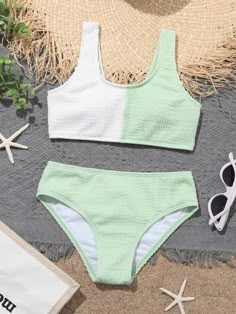 Preppy Swimsuit, Pretty Swimsuits, Trendy Bikinis, Trendy Swimsuits, Swimsuits Outfits, Cute Bathing Suits, Cute Swimsuits