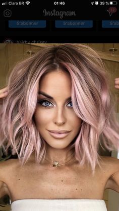 Summer Hair Color Ombre, Vivid Hair Color For Pale Skin, Rose Gold Hair Brunette Short, Short Rose Gold Hair, Short Pastel Pink Hair, Rose Gold Short Hair, Platinový Blond, Cute Pink Hair, Rose Gold Hair Ombre