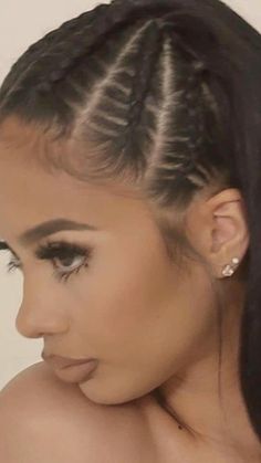 Gelled Hairstyles, Y2k Hairstyles, Luxy Hair, Hairdos For Curly Hair, Women's Hairstyles, Medium Hairstyles, Hair Stylies, Hair Stylist Life, Sleek Hairstyles