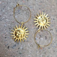 Sun Hoop Earrings,Hoop earring,Bohemian earring,Raw Brass,Sonne Ohrringe,Gift to Her,Sun Hoops,Celestial,Dainty,Antique brass,Sunburst This listing is for 1 pair of earrings: Sun pendants are dangle in raw brass hoops: Perfect as a gift to your friend or the little extra for yourself! They are lightweight *Raw brass ear hoops 20mm nickel free, lead free Please make sure to read my Terms, Conditions and Shipping Information before committing to purchase: http://www.etsy.com/shop/AngelPearls/polic Sun Hoop Earrings, Bohemian Brass Earrings With Sun And Moon Design, Brass Earrings With Sun And Moon Design For Festival, Brass Sun And Moon Design Earrings For Festival, Bohemian Metal Earrings With Sun And Moon Design, Brass Sun And Moon Festival Earrings, Bohemian Sun-shaped Gold Jewelry, Gold Celestial Earrings With Sun Design, Adjustable Sun Design Jewelry