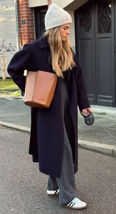 Womens Scandinavian Fashion, Japanese Fashion Inspiration, Scandinavian Chic Outfit, Norwegian Fashion Street, Skandi Style Fashion, Scandinavian Fashion Women, Women's Autumn Outfits, Nordic Fashion, Looks Adidas