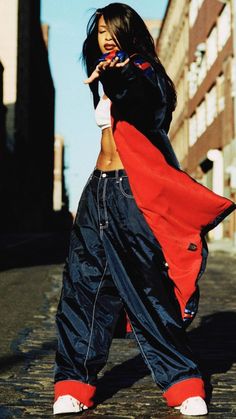 Aaliyah Style 90s, Aaliyah 90s, Hiphop Aesthetic, Aaliyah Aesthetic, 90s Rappers, Aaliyah Pictures