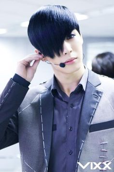 Lee Hong Bin, Vixx Hongbin, Ravi Vixx, Mens Leather Pants, Jellyfish Entertainment, Celebrity Dads, Korean Idol, Korean Men