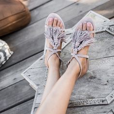 6 Shoe Styles Completely Necessary For Festival Season Fashion Sandals Flat, Festival Shoes, Fringe Sandals, Shoe Obsession, Shoe Lover, Sandal Fashion, Shoe Style, Ankle Strap Sandals, Cute Shoes