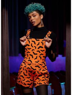 Create a new Halloween look with these orange shortalls featuring a black bats print all over and adjustable straps. Hot Topic Halloween, Halloween Fashion Outfits, Black Fishnet Tights, October Outfits, Black Fishnets, Quirky Fashion, Black Bat, Fishnet Tights, Halloween Looks