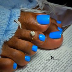 Pedicure Nail Colors, Blue Toe Nails, Fall Toe Nails, Girls Nail Designs, Pedicure Designs Toenails, Gel Toe Nails, Nail Polish Colors Fall, Acrylic Toes, Acrylic Toe Nails