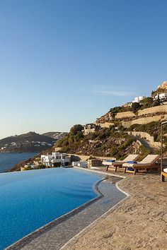 Découvrez la somptueuse Villa Morphée à Mykonos - Psarroy - Agios Lazaros, un oasis de luxe et de tranquillité. Plongez dans un univers de raffinement et de confort absolu, offrant une vue spectaculaire sur la mer Égée. Une expérience incomparable vous attend dans cet écrin d'élégance. #VillaMorphée #Mykonos #LuxuryTravel #Seaview #AgiosLazaros