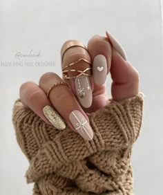 Her Nails, Xmas Nails, Christmas Nail Designs, Christmas Nail Art, Chic Nails, Nail Accessories, Holiday Nails, Nude Nails, False Nails