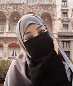 Niqab Fashion, Arabian Women, Muslim Women Fashion, Beautiful Pakistani Dresses, Muslim Women Hijab, Muslim Fashion Hijab, Modesty Fashion, Good Manners, Beautiful Muslim Women