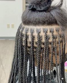 Small Braid Parting, Large Knotless Box Braids Small Parts, Small Box Braid Parting, Small Box Braid Parting Pattern, Extra Small Knotless Box Braids Parting, Small Box Braids With Beads, Small Knotless Parting Pattern, Small Knotless Parting, Small Parts Box Braids