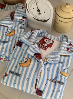 [Colors] Stripe Snoopy / Sleepy Snoopy / Red Snoopy [Size] ✔️M size Top Length: 26in/66cm Bust: 45in/116cm Pants length: 38in/98cm Waist: 26in-37in/66-94cm - Elastic Waist ✔️L size Top Length: 28in/78cm Bust: 51in/130cm Pants length: 40in/102cm Waist: 28in-42in/72-108cm [Fabric] Cotton / Poly [Washing] *It is recommended to hand wash using a neutral detergent. *Do not use hot water and dryers. *Please dry your clothes in a shade without sunlight. **Notice -Processing time : 2-3 days -Delivery usually takes about a week. (Please consider that the delivery may be delayed depending on the airport situation.) ✔️ Exchange & Refund Policy  If you want to cancel or exchange your order within 5 hours after placing an order, Then We are able to accept it But if you ask for it after 5 hours or reque Christmas Pajamas Set, Paul Frank Pajamas, Snoopy Pajama Pants, Snoopy Pjs, Snoopy Merch, Sleepy Snoopy, Christmas Pajamas Aesthetic, Oversized Pajamas, Snoopy Clothes